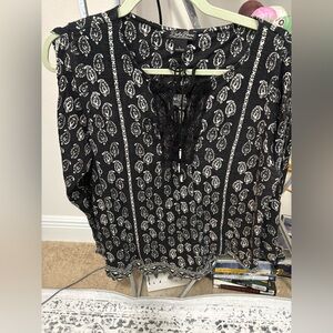 Lucky Brand Womens long sleeve v-neck boho blouse black paisley open sleeve lg